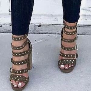 ISO these heeled sandals!!!!!